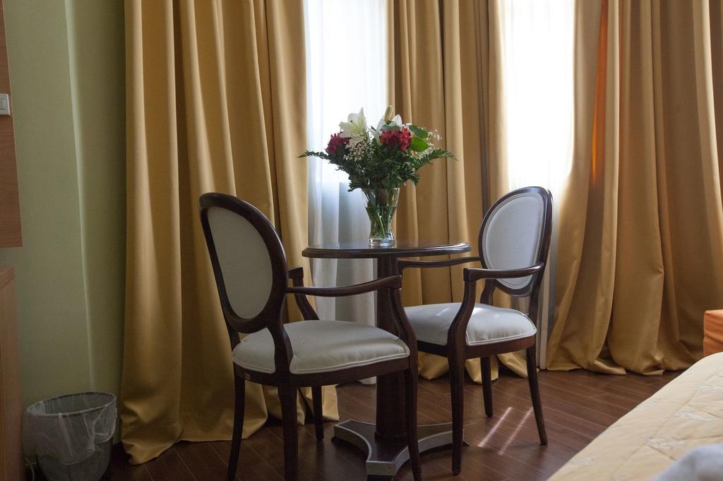 Ermionio Hotel Козані Екстер'єр фото